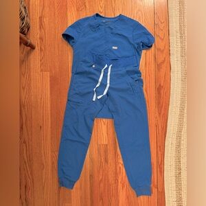 Figs Scrub Set in Royal Blue// petite XXS pants// XXS top